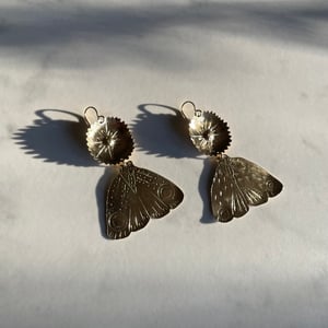 Image of pollinator earring no. 1 