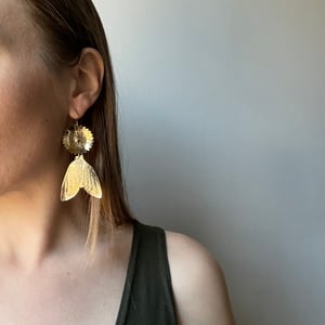 Image of pollinator earring no. 2