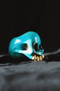 Image 4 of Blue Skull pot