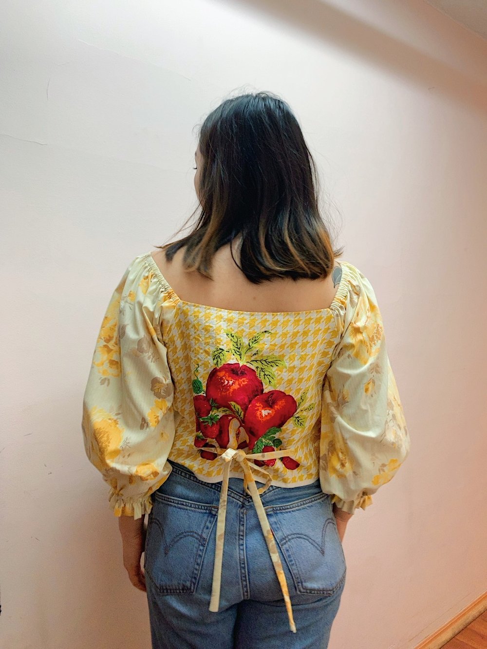 Image of Tea Towel Top — Apples