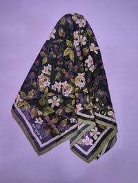 Image 2 of Pañuelo ZARZAMORA NEGRO