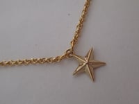 Image 5 of Kate Middleton Princess of Wales Duchess of Cambridge Yellow Gold Three Star Necklace