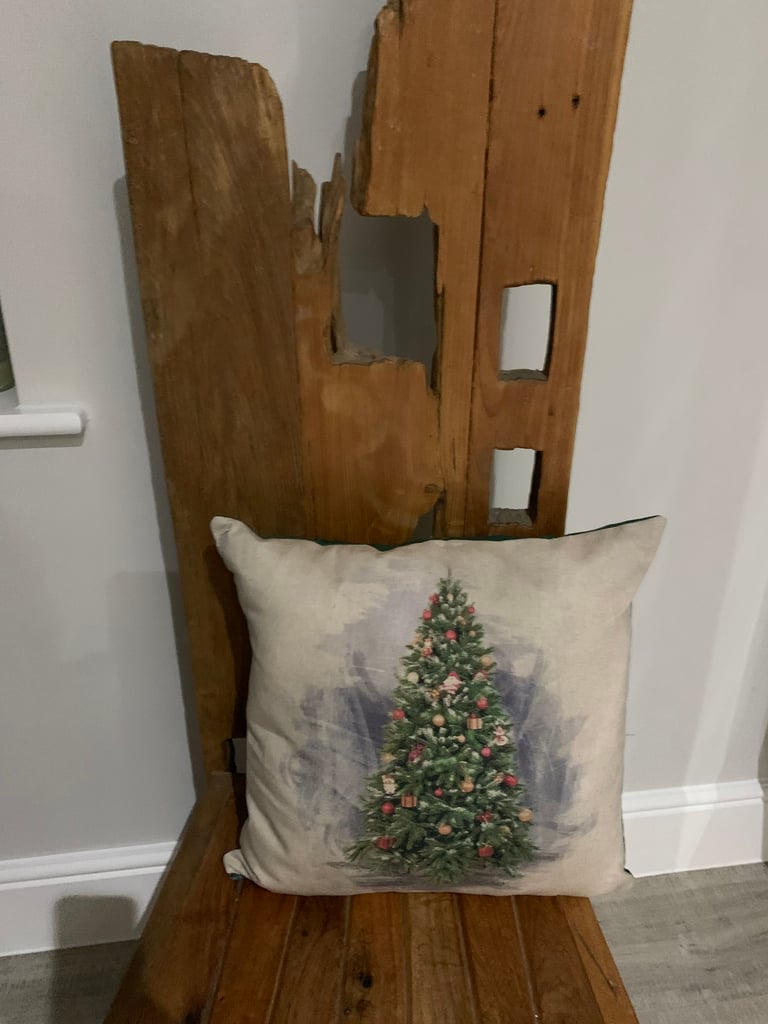 Christmas cushion covers Image 4