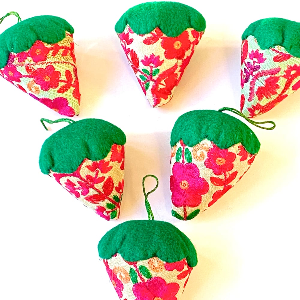 Image of STRAWBERRY SACHETS BY SUSAN
