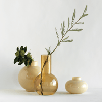 Image 1 of Vase jaune