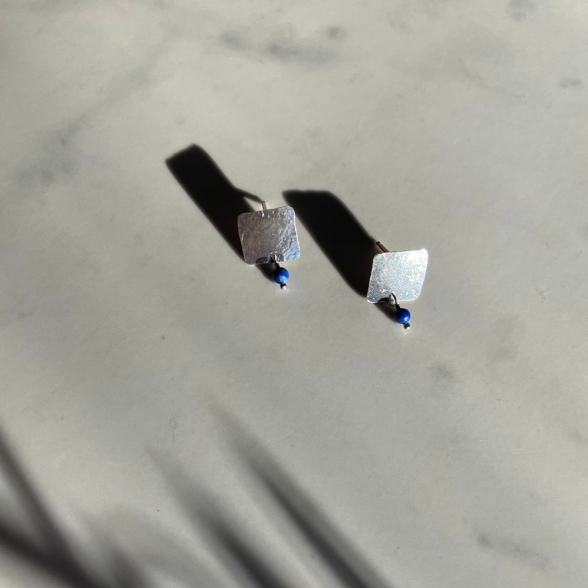 Image of nin earring - lapis 