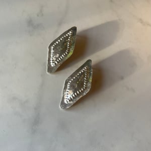 Image of lily earring 