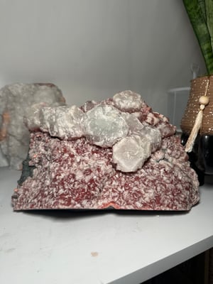 XL RED AND WHITE CHRISTMAS APOPHYLITTE SPECIMEN ** DOES NOT SELF STAND