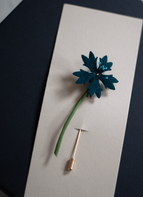 Image of Pique fleur en feutre