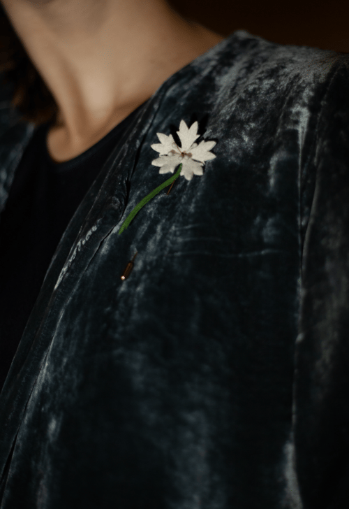Image of Pique fleur en feutre 