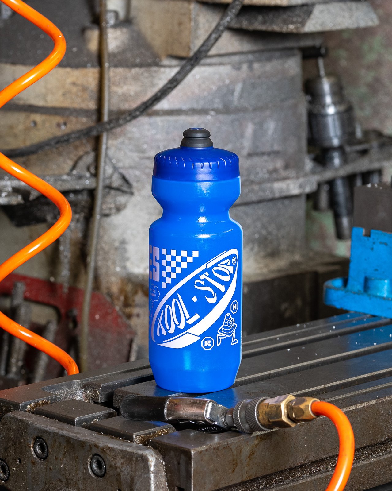 Bikecolage 22oz Purist Bottle – Translucent Blue | Road Holes