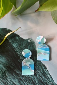 Image 3 of marbled arched tides