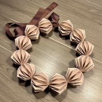 Pudderrosa origami krans - TinaTing