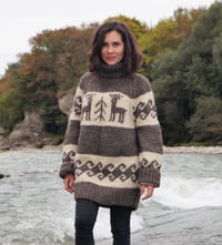 Image 4 of Reindeer farm wool sweater - Natural gray - Ready to ship