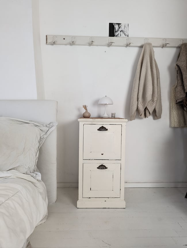 Petit meuble d'atelier .