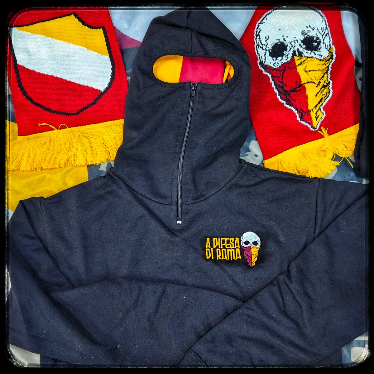 Felpa Con Cappuccio Actual Fact 36 Camere Shaolin Ricamata Nera