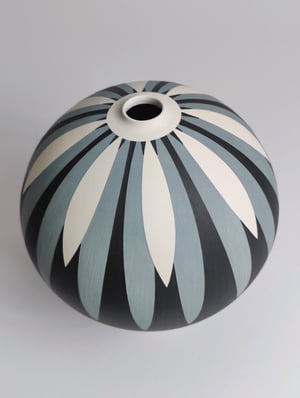 Image of Black, Blue-grey & White Daisy Vessel