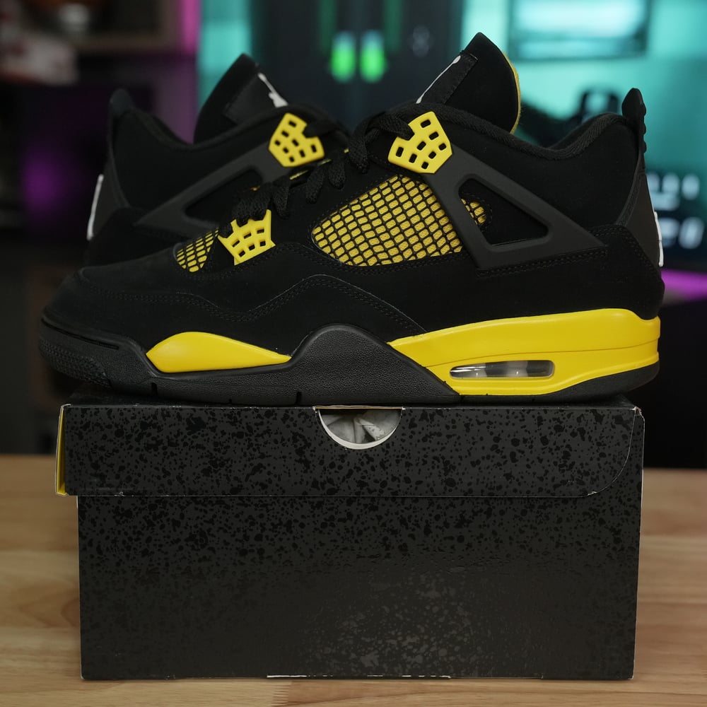 Image of Air Jordan 4 Thunder (11.5, 12)