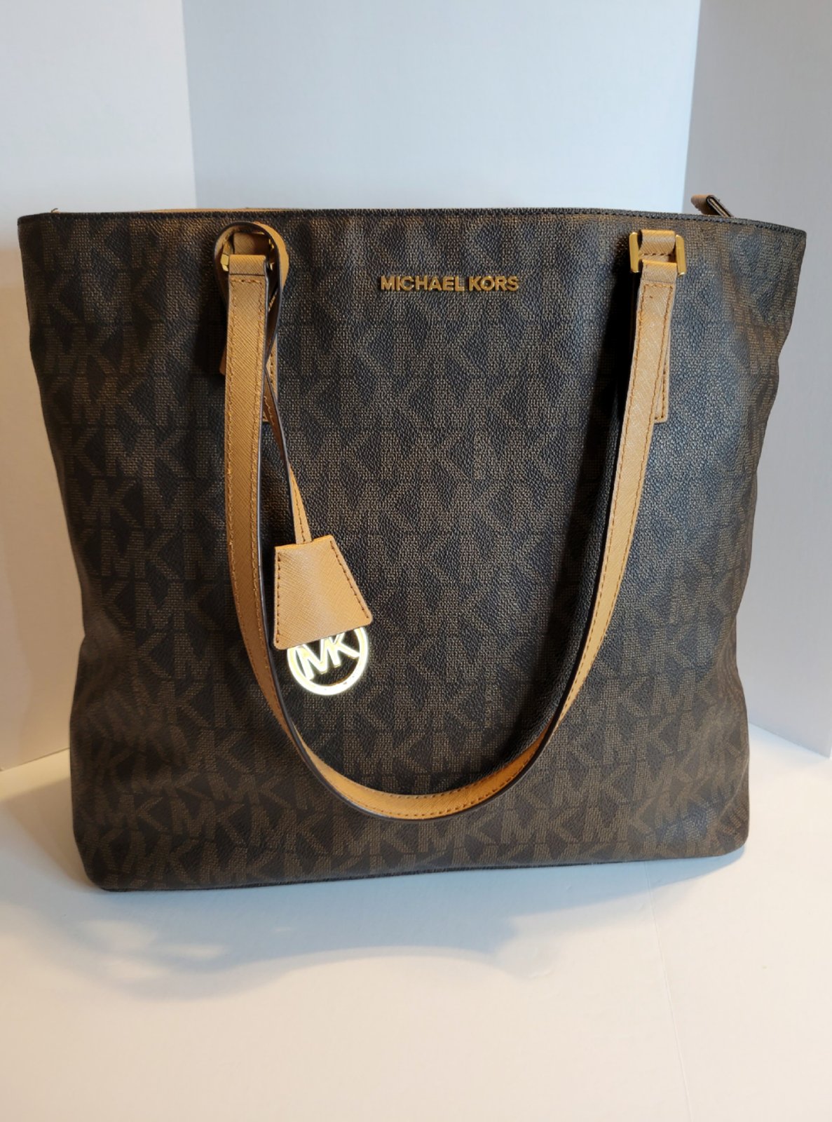 Michael Kors Women's Gilly Large Jet Set Drawstring Saffiano Leather Tote,  35S1G2GT7L - Walmart.com