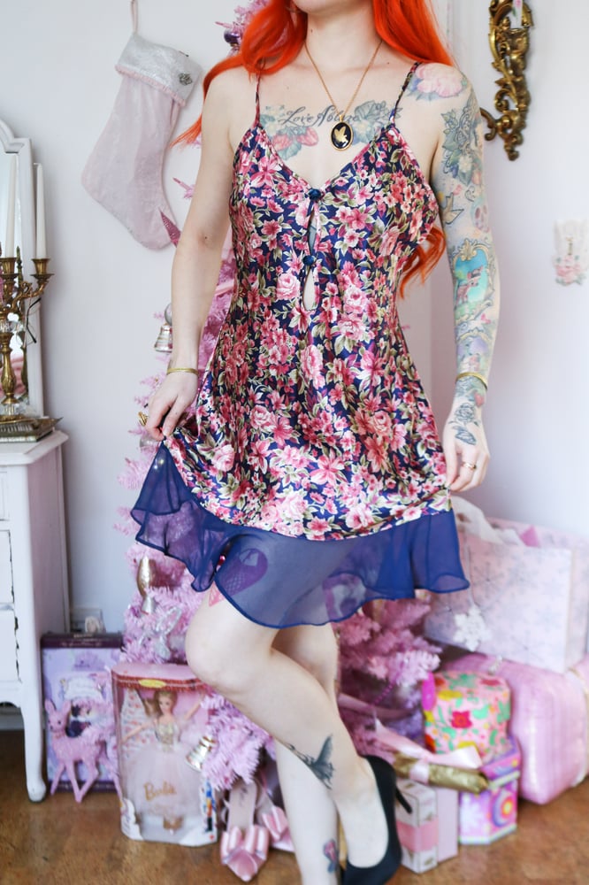 Image of Vintage 1980s Honors Silky Floral Gown with Ruffle Details (Small)