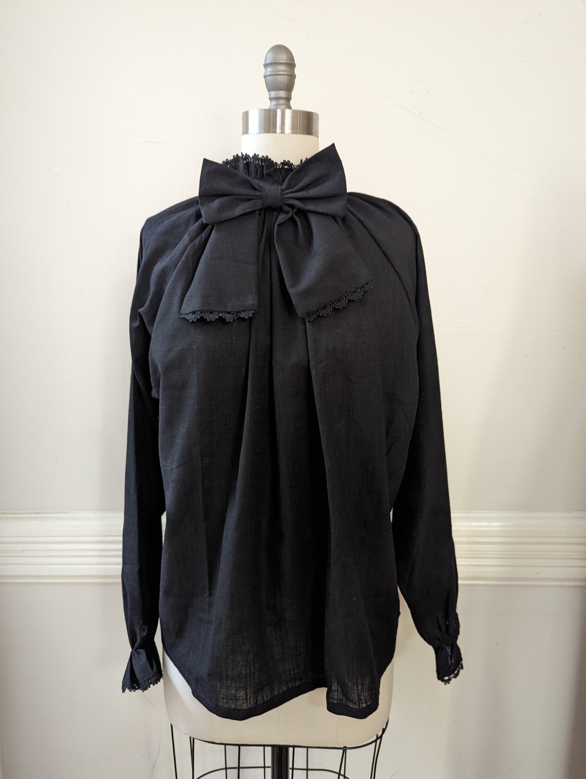 Darcy V2 Black | theblackribbon