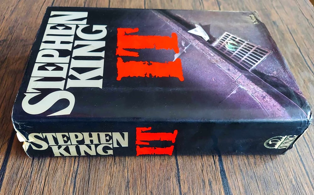 IT, by Stephen King - true first edition