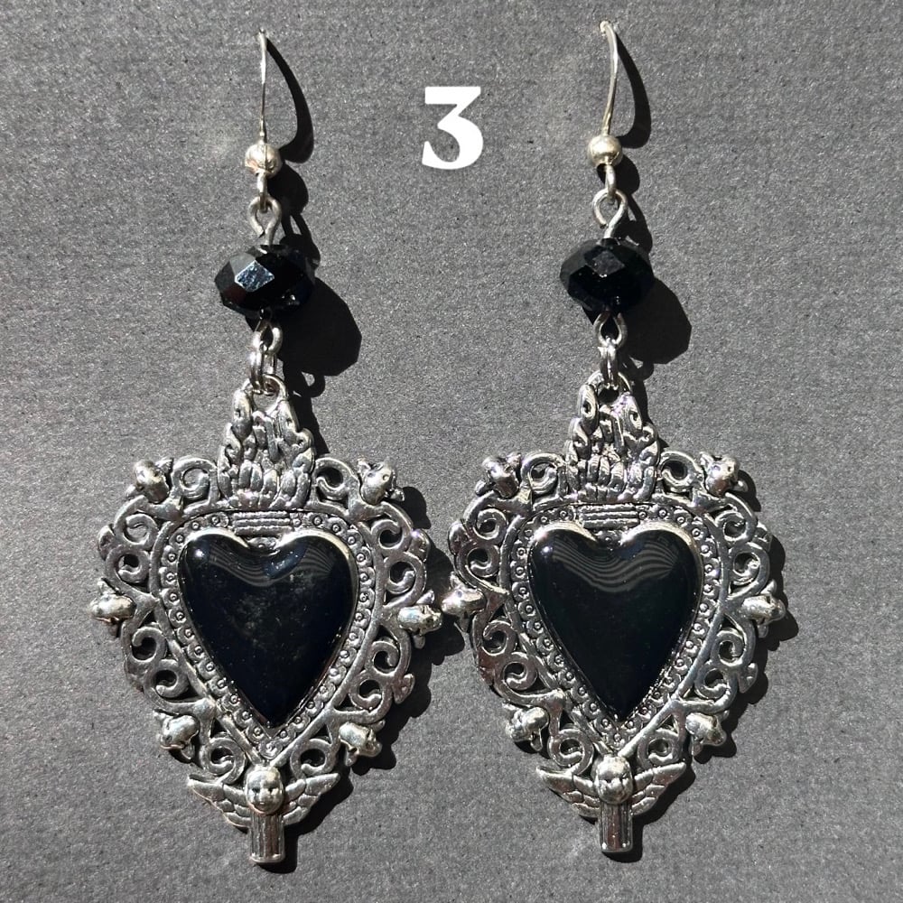 Image of black amor earrings