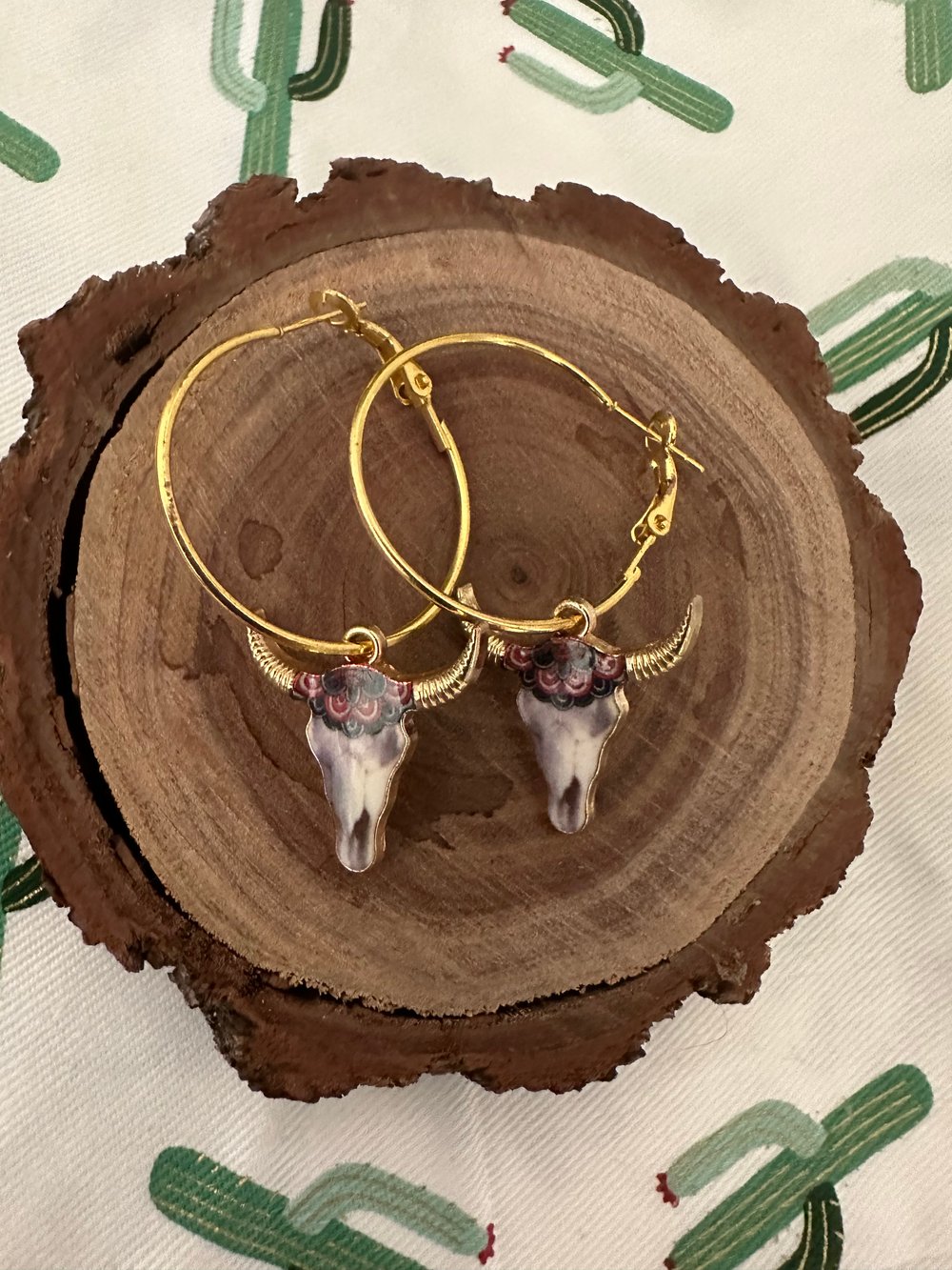 Image of Bessie hoops