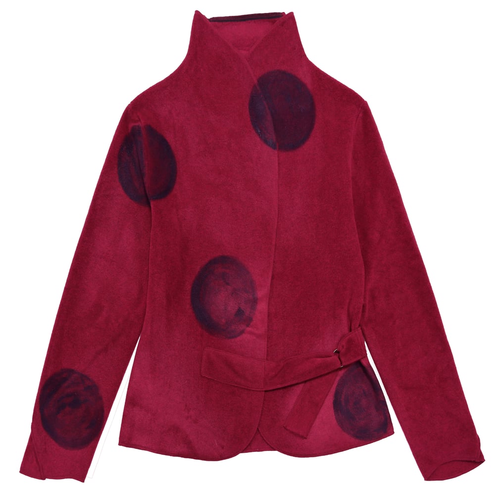 Image of ECO-FRIENDLY BURGUNDY FLEECE JACKET WITH BLACK DOT 