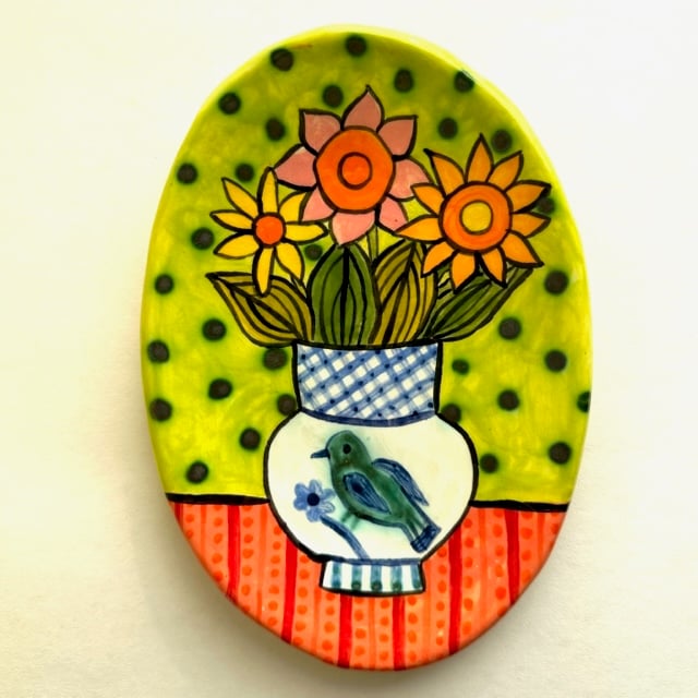 Image of 31 Chartreuse and Red Platter with Bluebird Vase and Flowers 2023