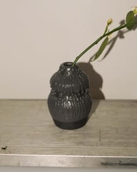 Image 2 of Mini Drippy vase in Black 
