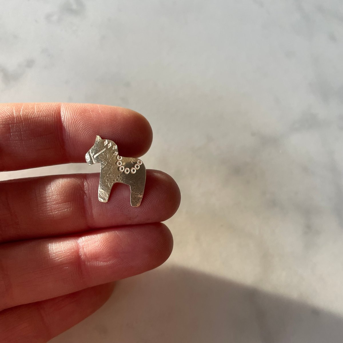 Image of dala horse pin iii