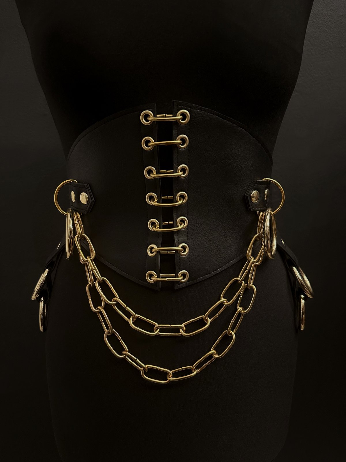 Christina cincher belt gold