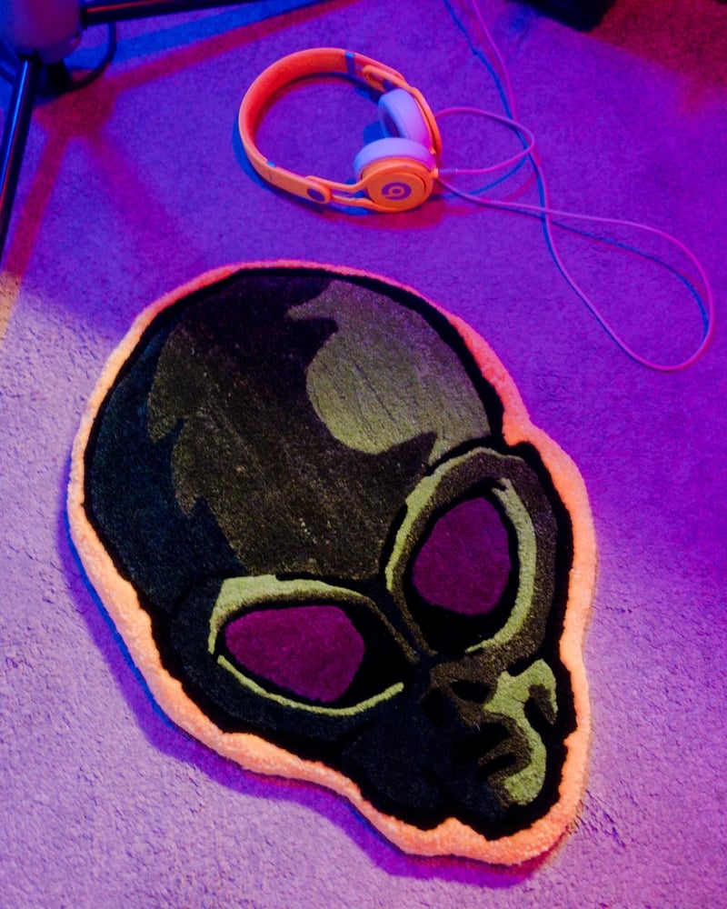 Image of ALIEN RUG