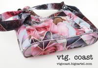 Image 5 of Fractured Roses Handbag