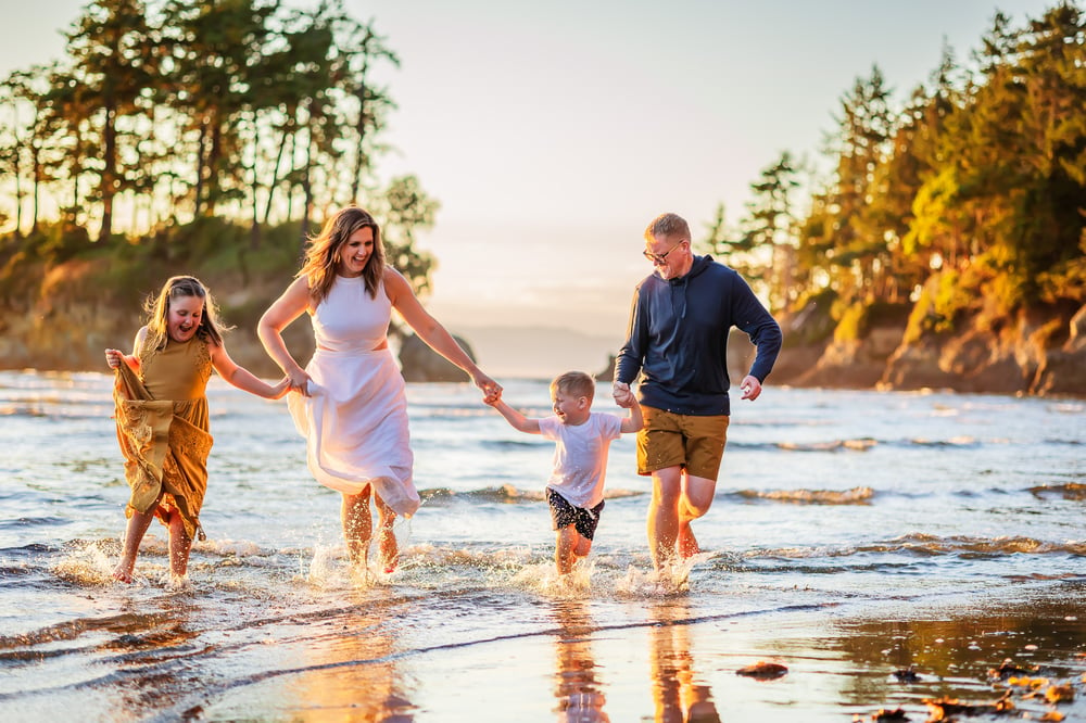 Image of PNW Beach ADVENTURE Session - SUMMER (2024) - $1500