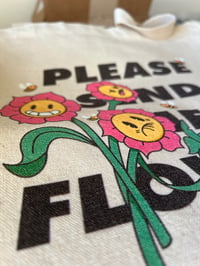 Image 2 of please send me flowers tote 