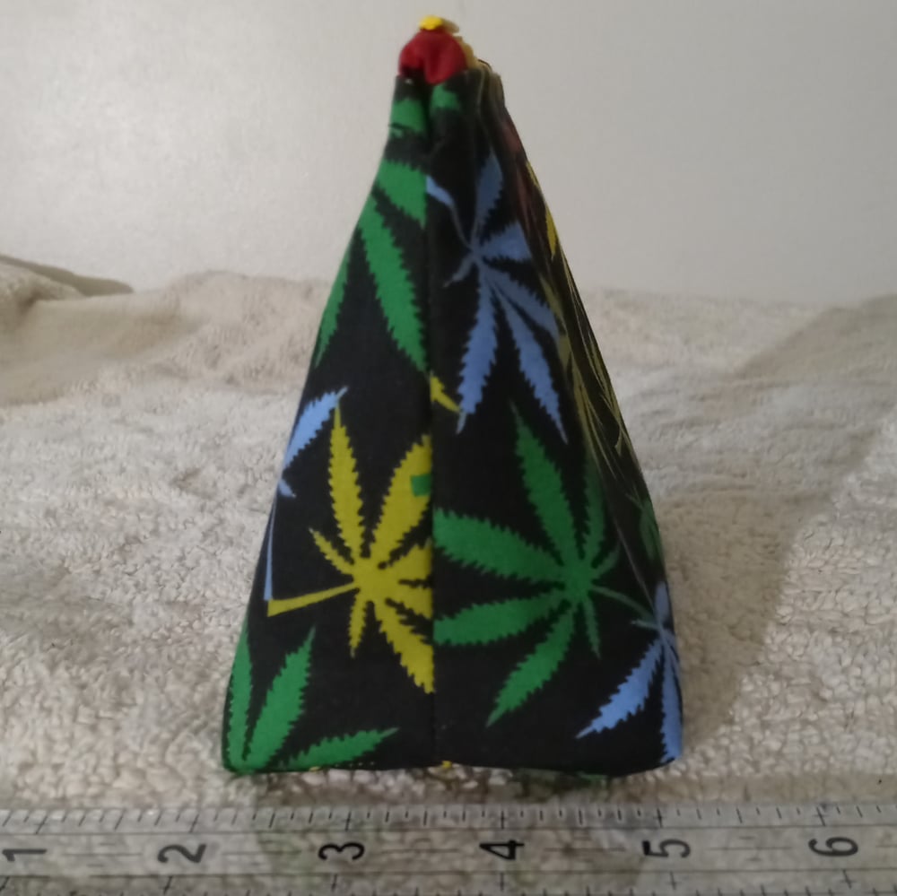 Cannabis Leaf Zippered Pouch