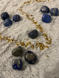 Natural Lapis Lazuli Stone