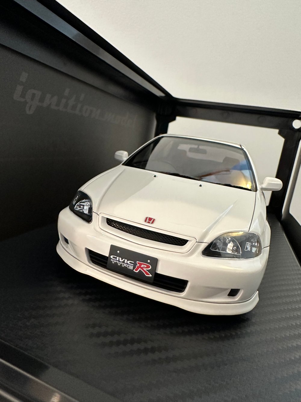 Image of 1/18 IGNITION MODEL IG2673 HONDA CIVIC (EK9) Type R White