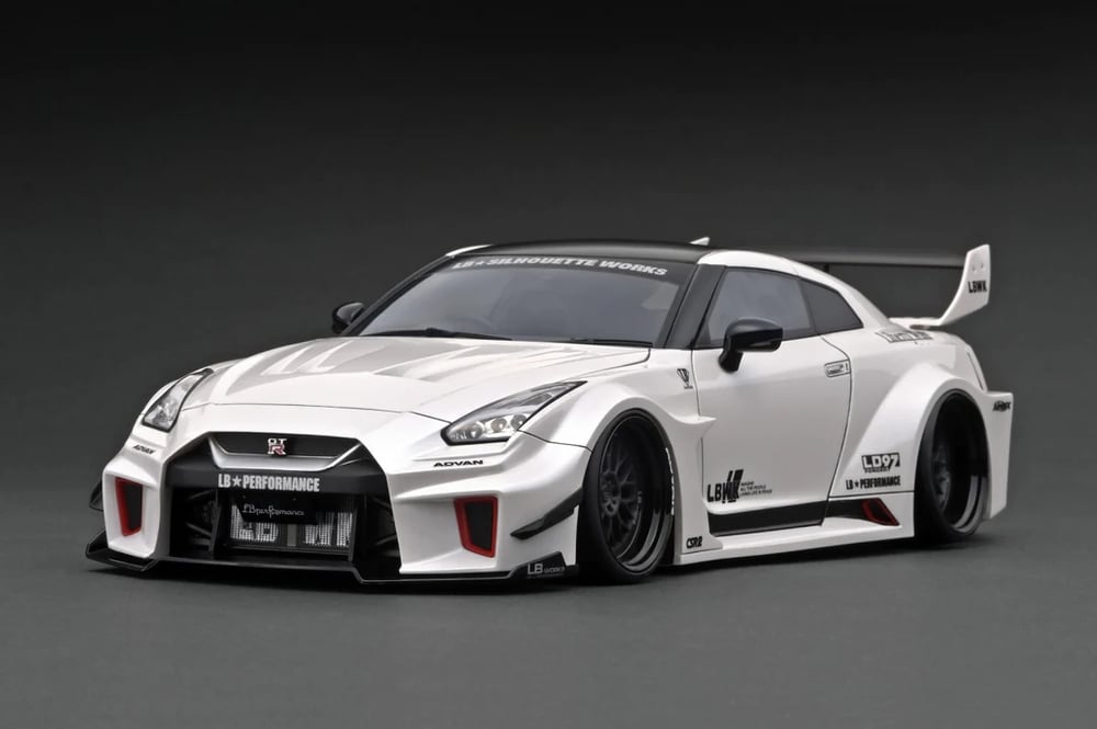 Image of 1/18 IGNITION MODEL IG2352 LB-Silhouette WORKS GT Nissan 35GT-RR White