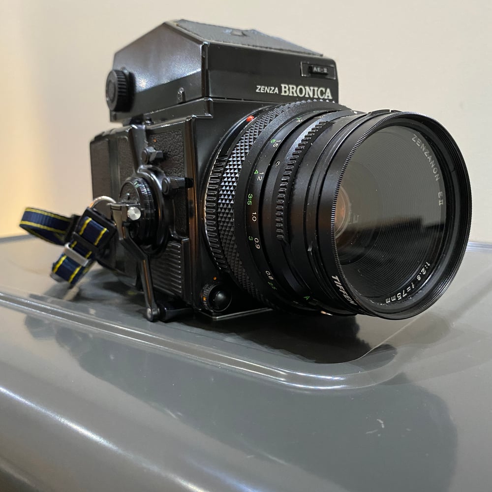 Image of Bronica ETRSi/75mm lens/AE-II prism (3003224)
