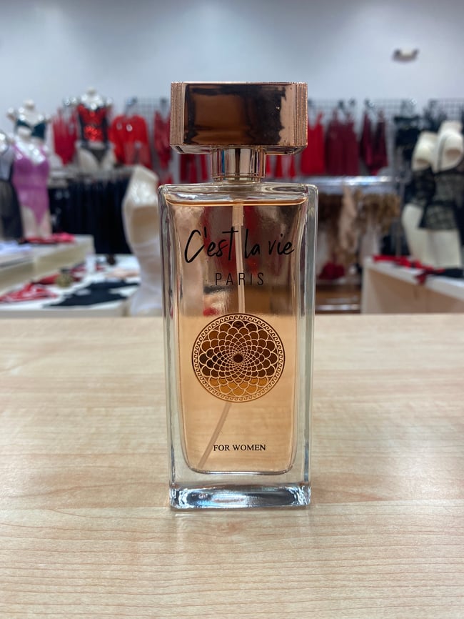 C'est La Vie - Woman