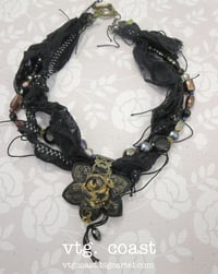 Image 3 of Bijoux Choker