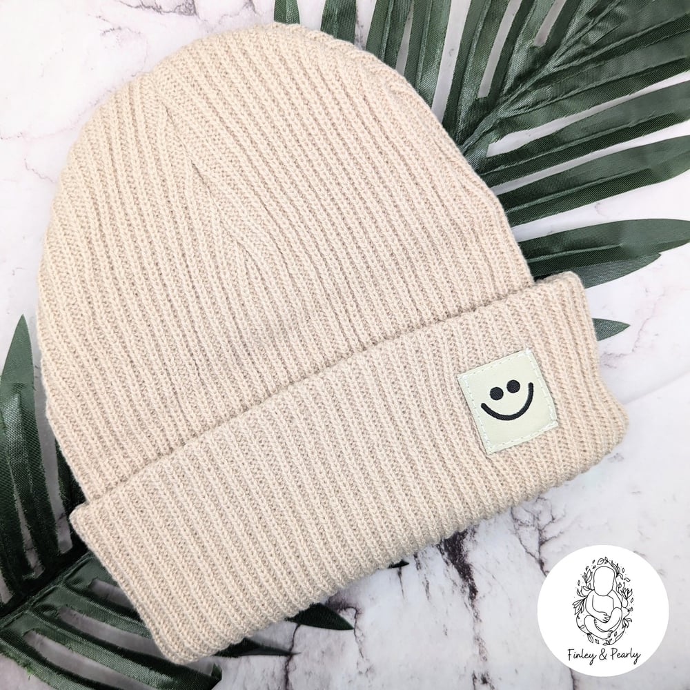 HAT: Ribbed Smiley