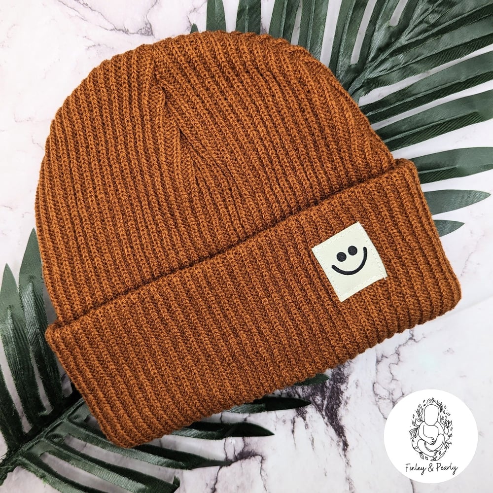 HAT: Ribbed Smiley