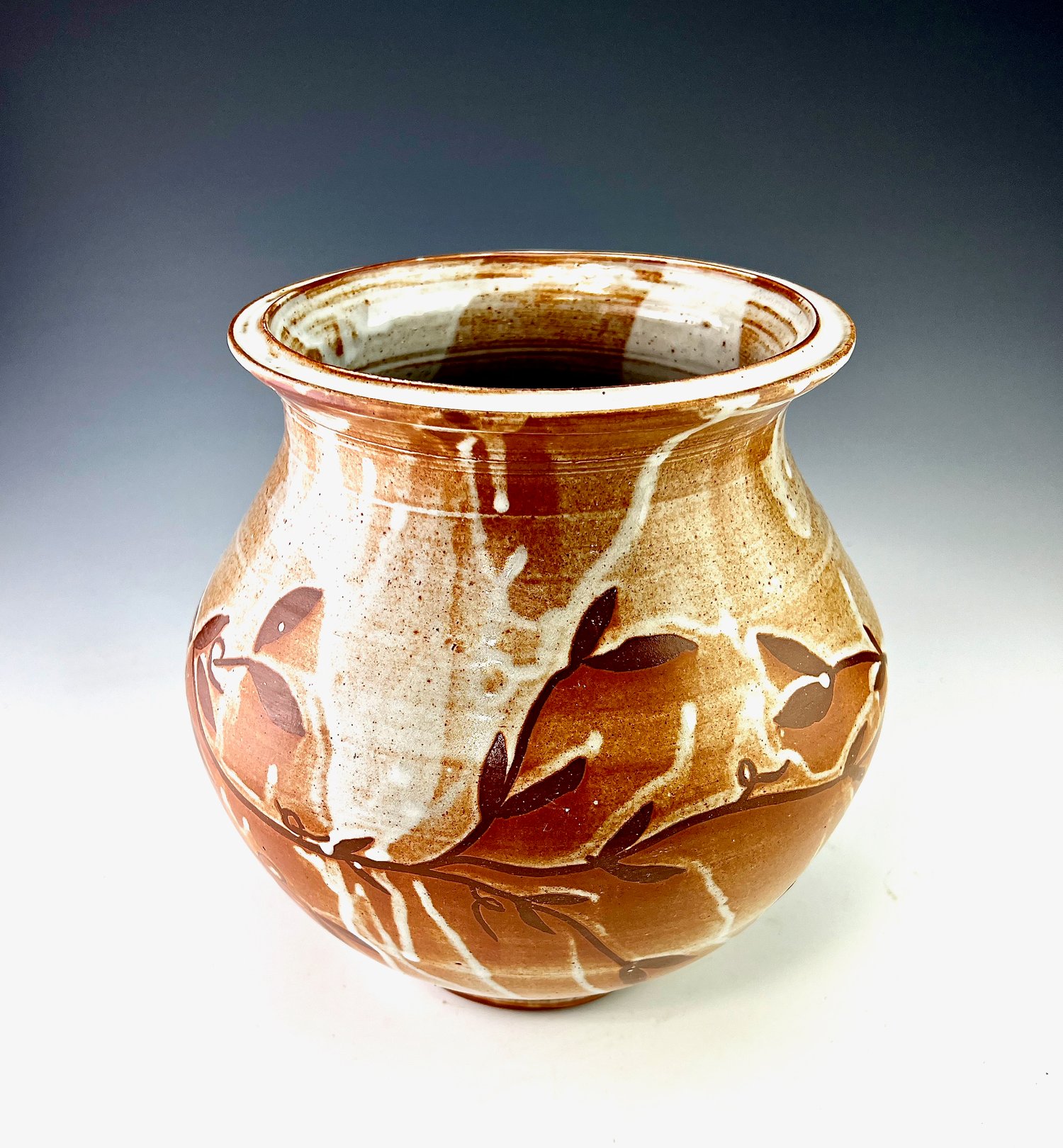 Image of Large wide mouthed vase (WBSM)