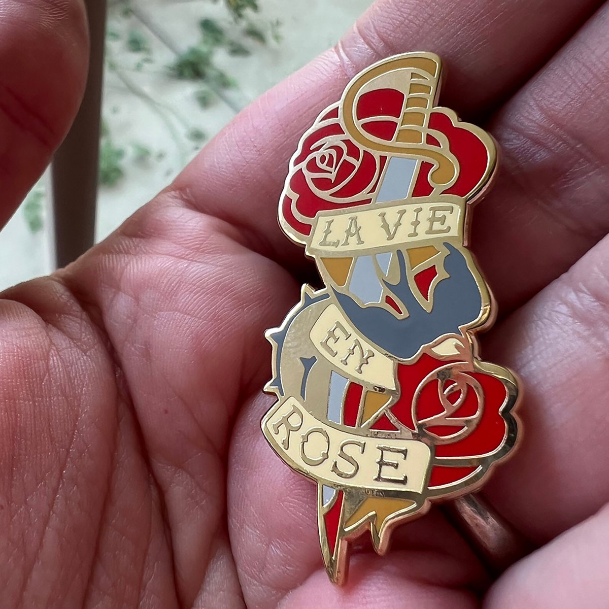 La Vie En Rose Izzy Pin