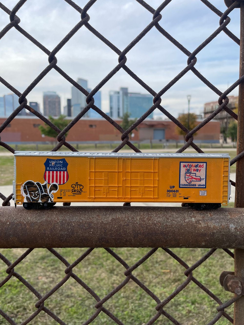 DUAL - Union Pacific Boxcar