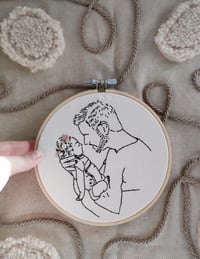 Image 4 of Moyenne broderie